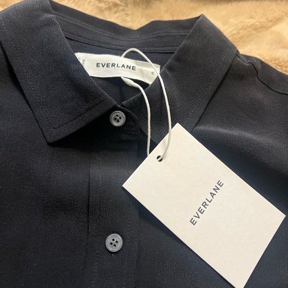 NWT Everlane The Washable Silk Relaxed Shirt Button Down Black Blouse Size 6 - Picture 12 of 15